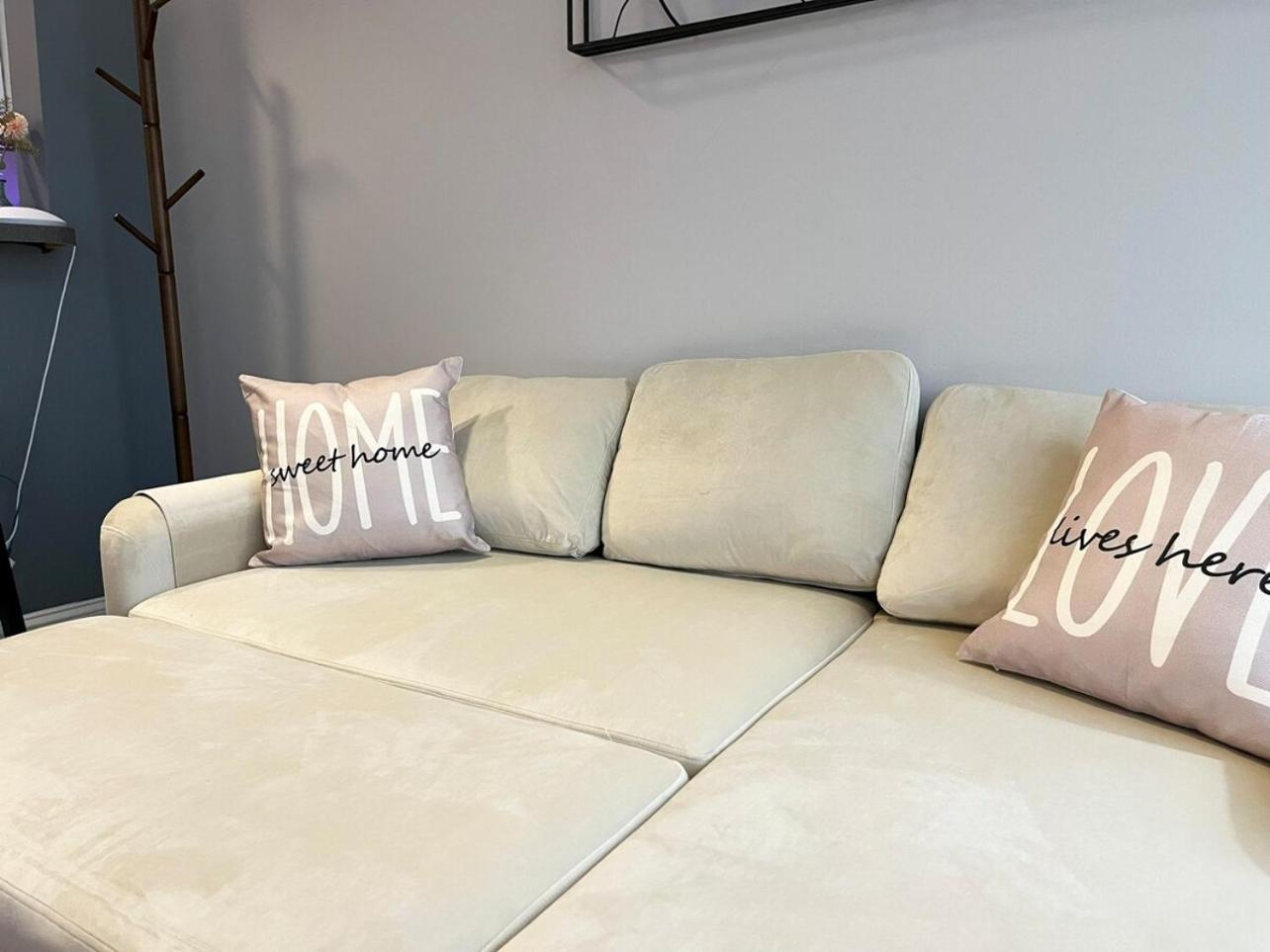 Local Modern Getaway - Ground Floor Apartment Кливланд Екстериор снимка