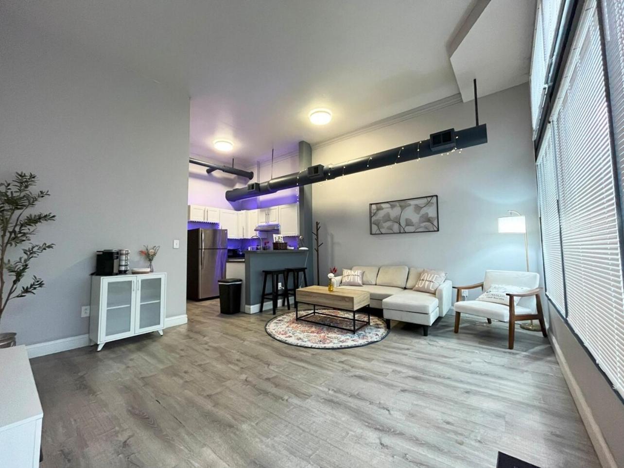 Local Modern Getaway - Ground Floor Apartment Кливланд Екстериор снимка